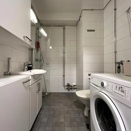 Modernly Renovated Northern Lapland Home, Free Wifi & Parking * 로바니에미